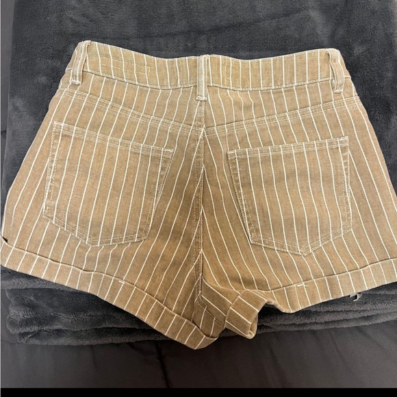 PacSun Mom Short - Picture 3 of 4